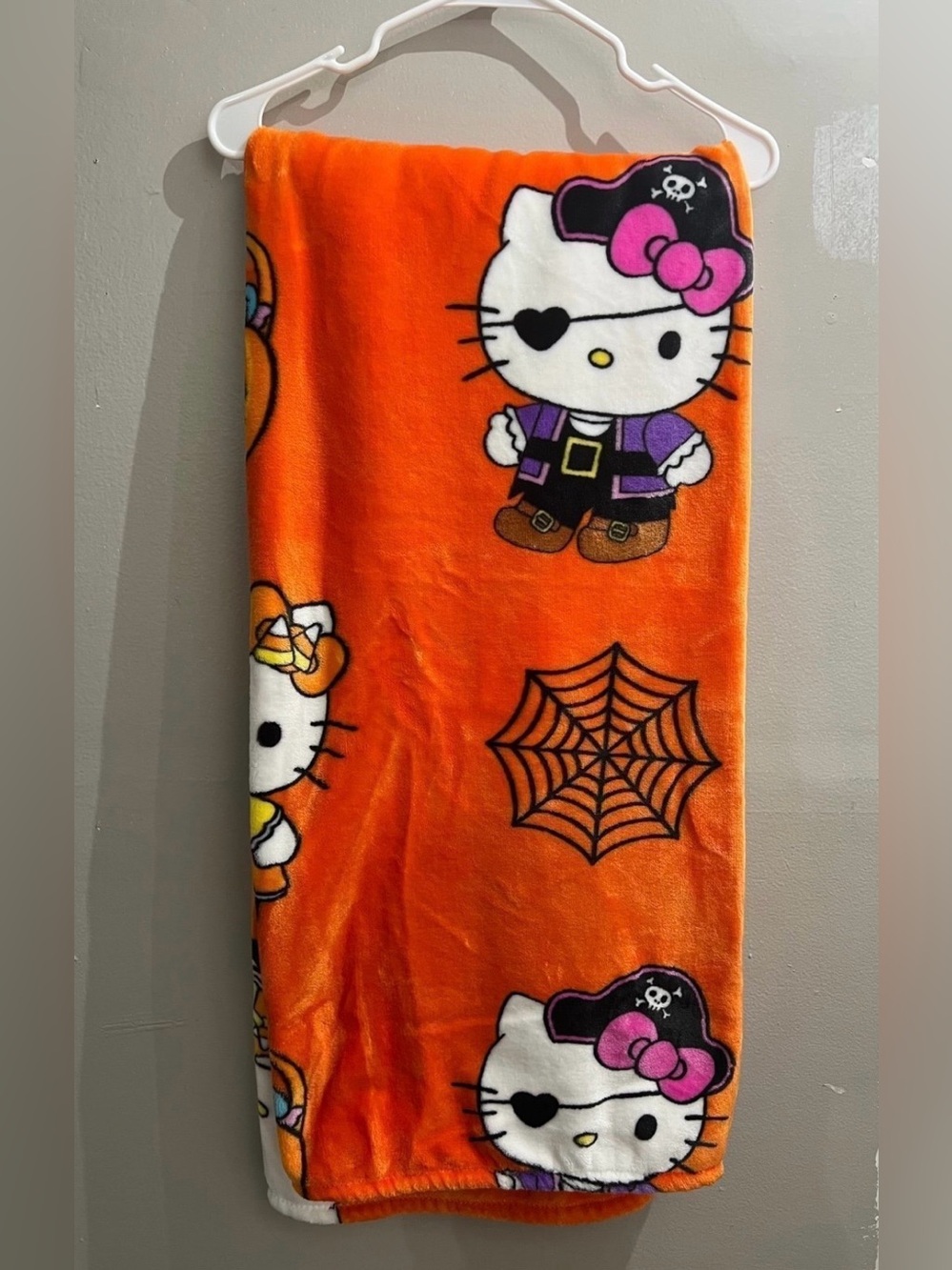 Hello Kitty Orange Halloween Blanket